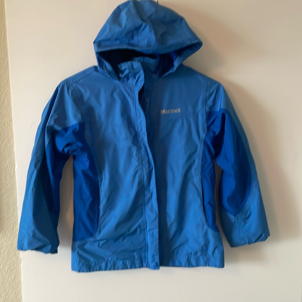 Mid weight windbreaker.